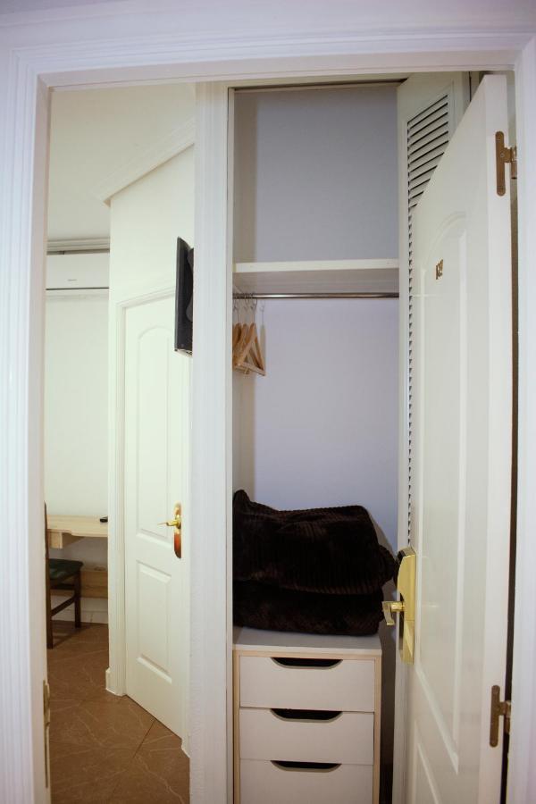 Hostal Artico Madrid Kültér fotó