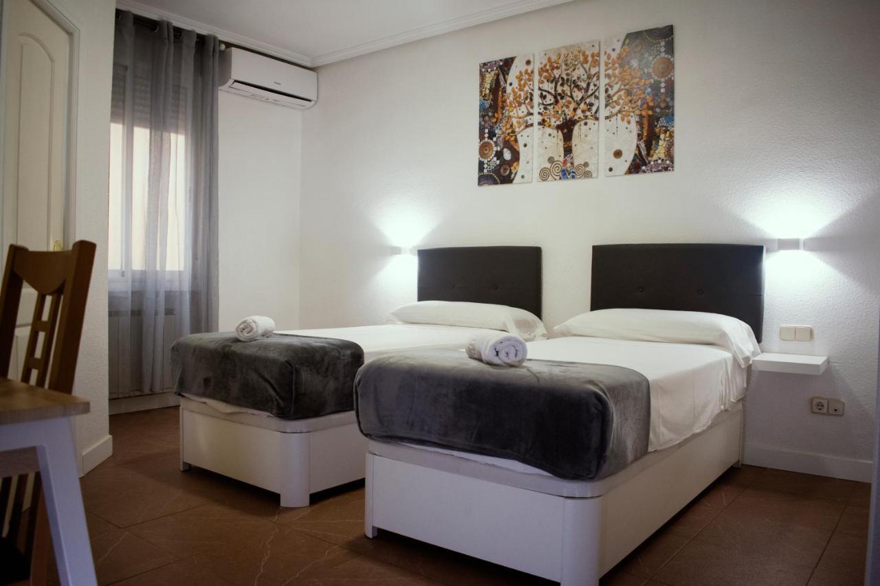 Hostal Artico Madrid Kültér fotó