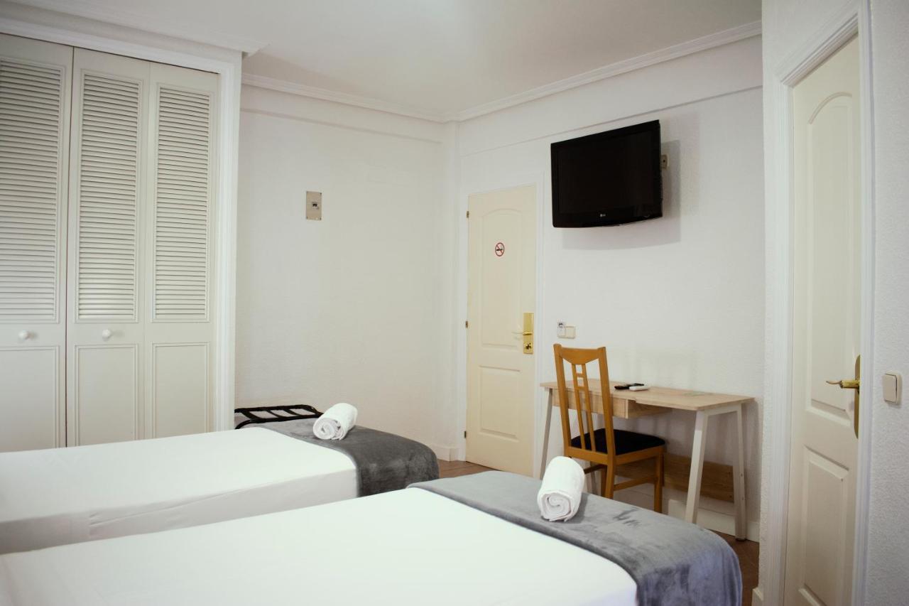 Hostal Artico Madrid Kültér fotó