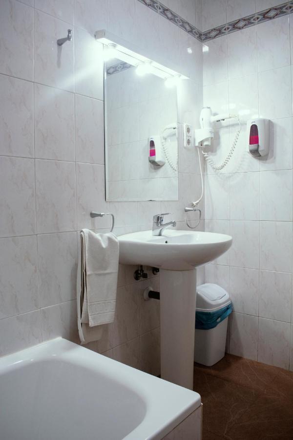 Hostal Artico Madrid Kültér fotó