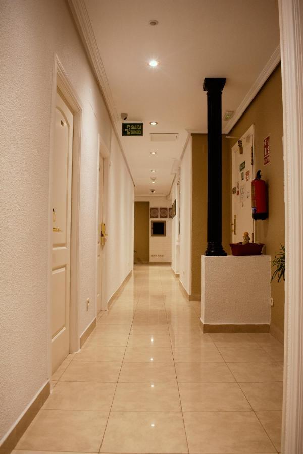 Hostal Artico Madrid Kültér fotó