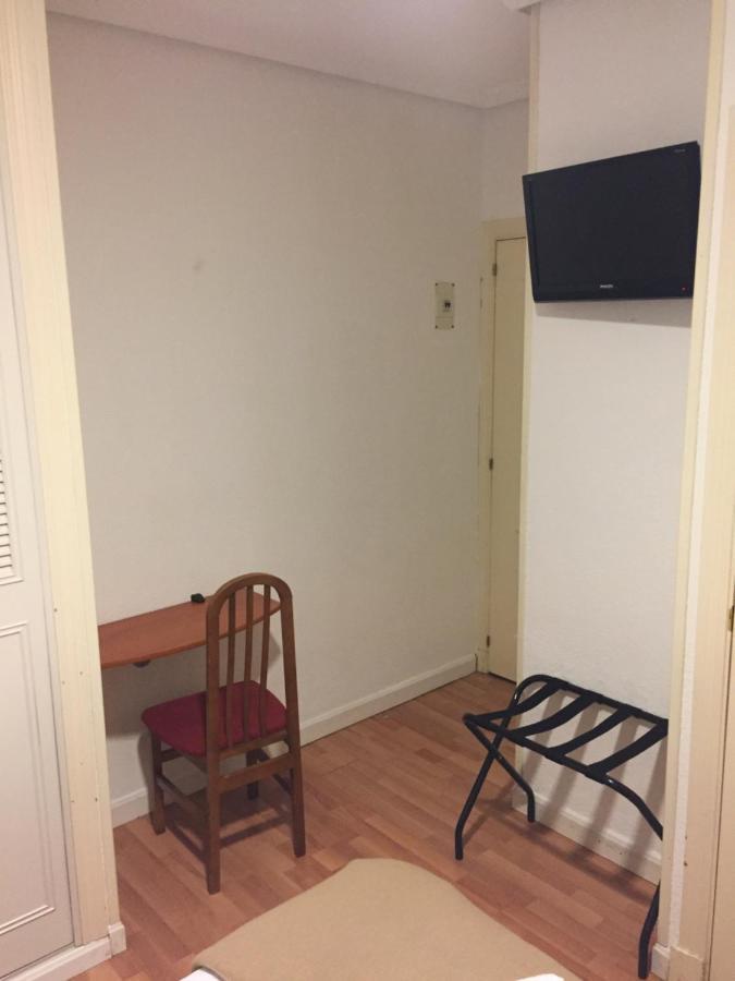 Hostal Artico Madrid Kültér fotó